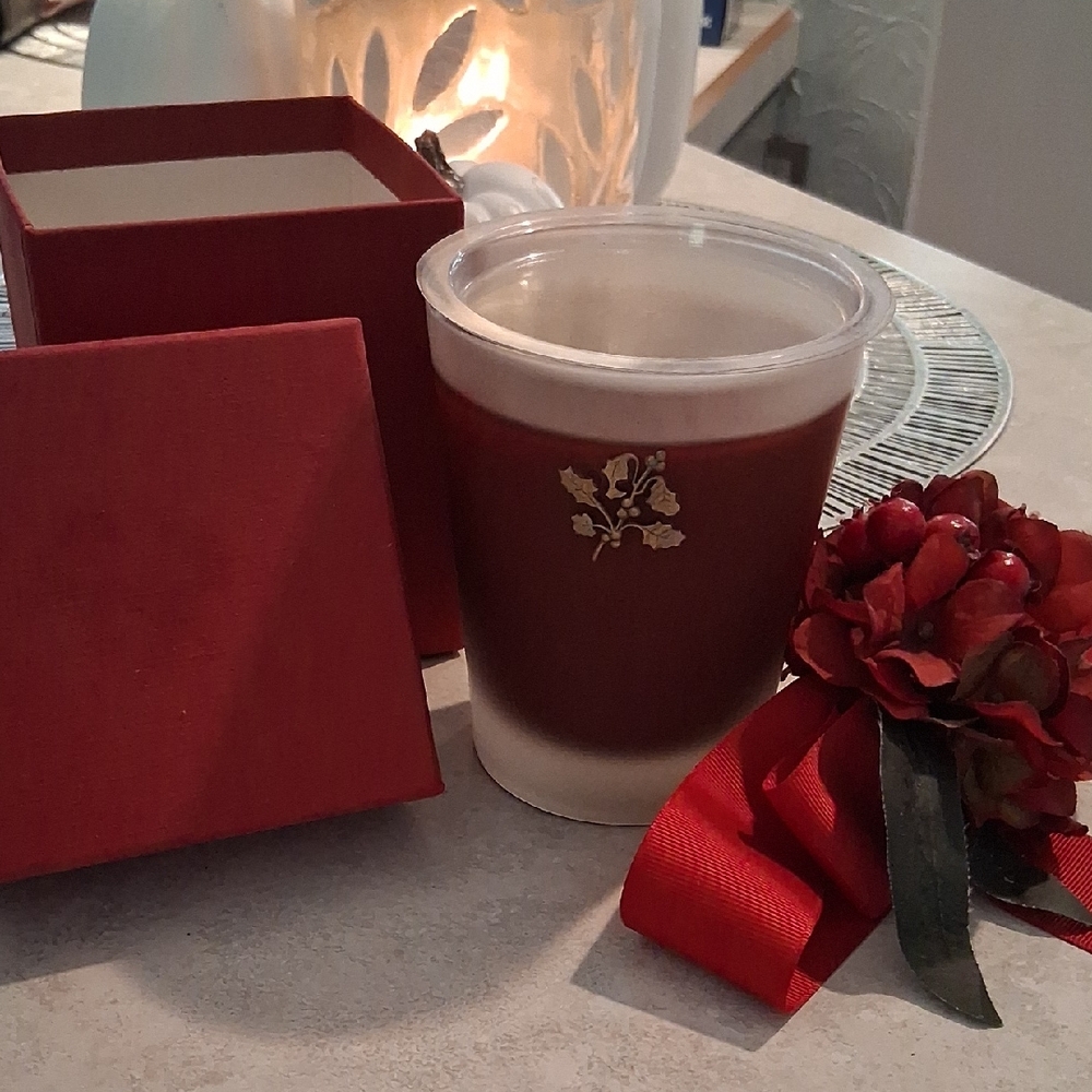 Lovely Lux Brand Boxed Candle - Picture 3 of 5